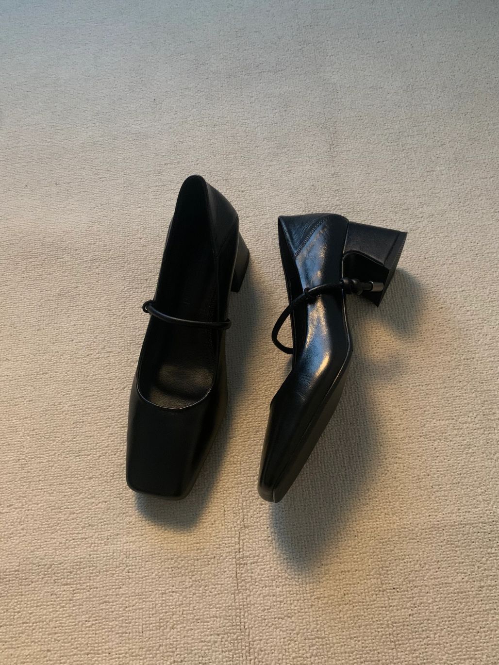 Retro Cowhide High-Heeled Mary Jane Shoes with Square Toe and Single Strap - French Style Chunky Heel Commuter Flats Retro Cowhide High-Heeled Mary Jane Shoes with Square Toe and Single Strap - French Style Chunky Heel Commuter Flats