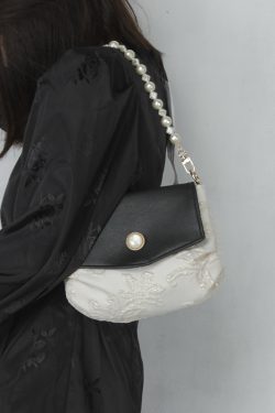 Retro Crossbody Underarm Bag for Women - Vintage Chinese-Style Hanfu Design, 2023 Trendy Niche Fashion Accessory