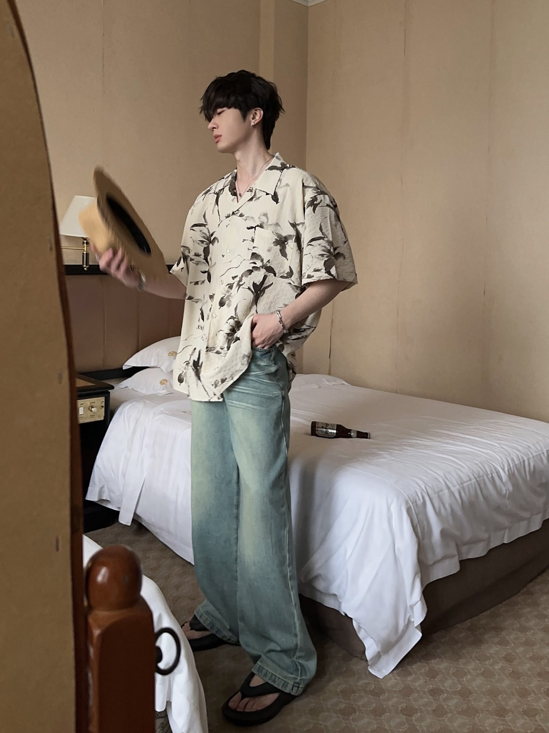 Retro Cuban Collar Floral Short-Sleeve Shirt for Men and Women - Vintage Loose Beach Style, Lightweight Summer Trend Retro Cuban Collar Floral Short-Sleeve Shirt for Men and Women - Vintage Loose Beach Style, Lightweight Summer Trend