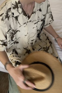 Retro Cuban Collar Floral Short-Sleeve Shirt for Men and Women - Vintage Loose Beach Style, Lightweight Summer Trend