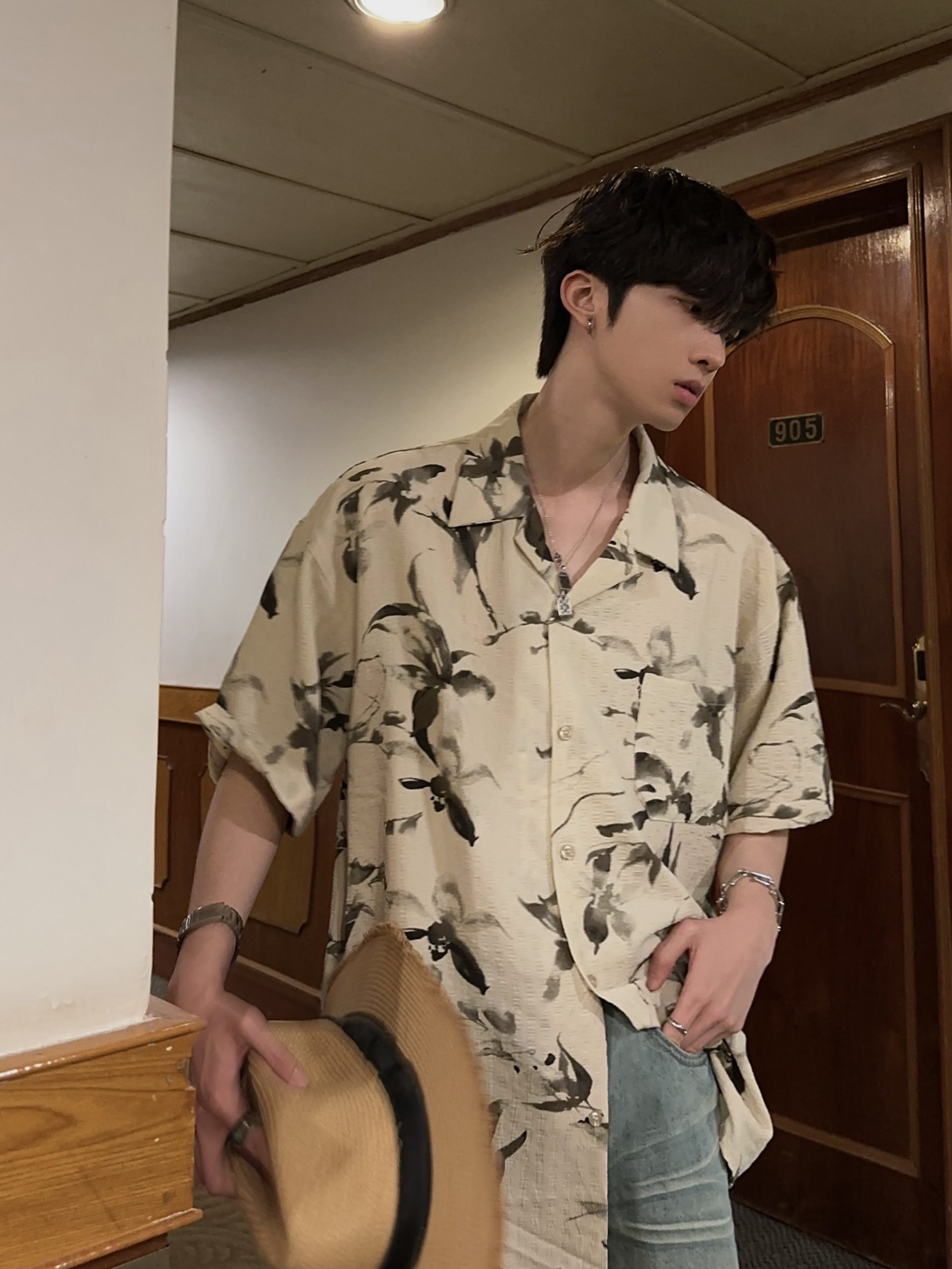 Retro Cuban Collar Floral Short-Sleeve Shirt for Men and Women - Vintage Loose Beach Style, Lightweight Summer Trend Retro Cuban Collar Floral Short-Sleeve Shirt for Men and Women - Vintage Loose Beach Style, Lightweight Summer Trend