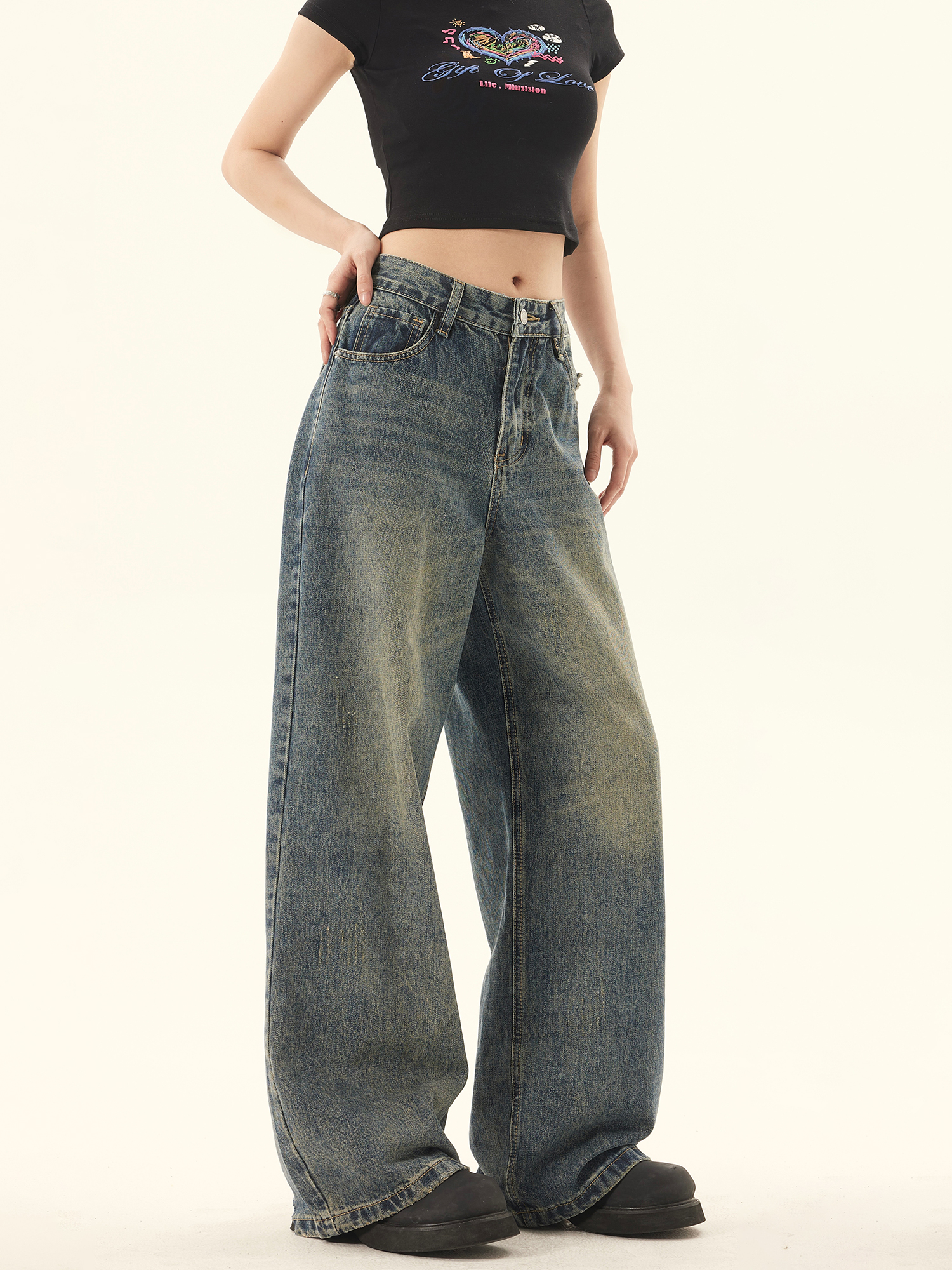 Retro Distressed Loose Straight-Leg Jeans for Men and Women - Casual Summer Wide-Leg Pants in Vintage American Style Retro Distressed Loose Straight-Leg Jeans for Men and Women - Casual Summer Wide-Leg Pants in Vintage American Style