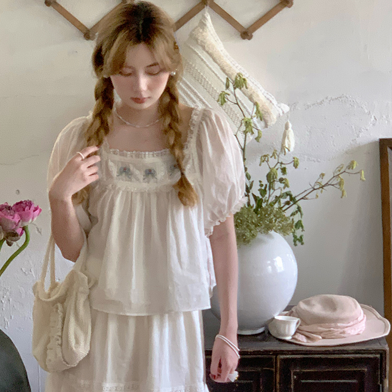 Retro Embroidered Square Neck Puff Sleeve Top and Women's Summer Ramie Half Skirt Set - Vintage Style Outfit Retro Embroidered Square Neck Puff Sleeve Top and Women's Summer Ramie Half Skirt Set - Vintage Style Outfit