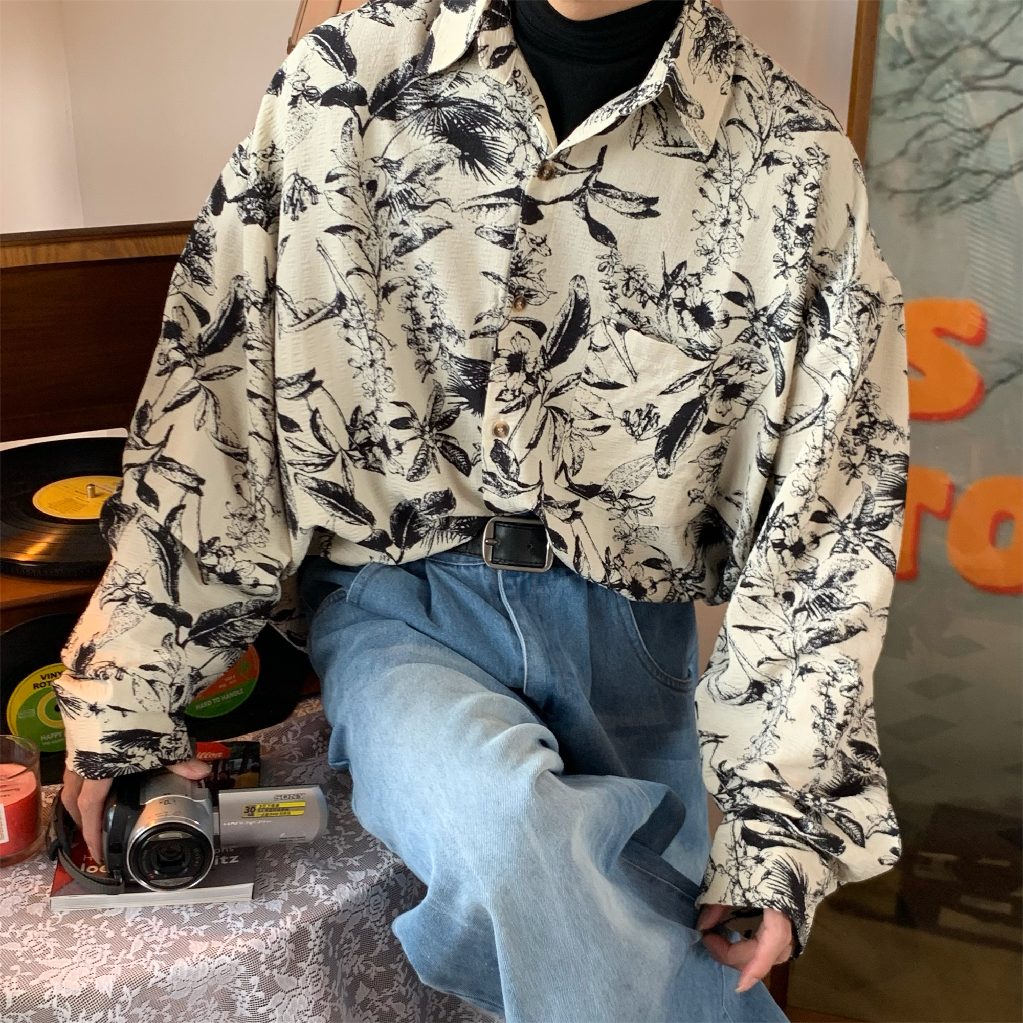 Retro Floral Long Sleeve Shirt - Handmade Watercolor Design, Autumn Style, Loose Fit, Versatile High-End Fashion Retro Floral Long Sleeve Shirt - Handmade Watercolor Design, Autumn Style, Loose Fit, Versatile High-End Fashion