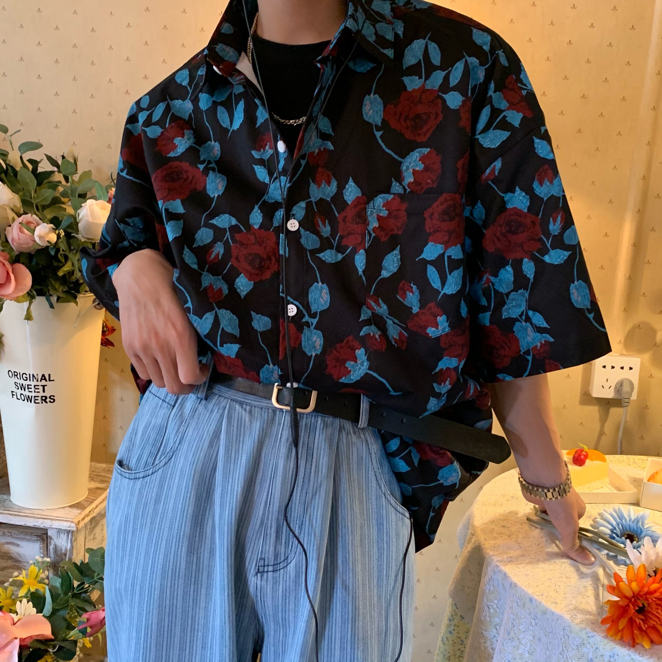 Retro Floral Rose Print Short Sleeve Shirt - Handmade Summer Fashion in Hong Kong Style, Perfect for Young Trendsetters Retro Floral Rose Print Short Sleeve Shirt - Handmade Summer Fashion in Hong Kong Style, Perfect for Young Trendsetters