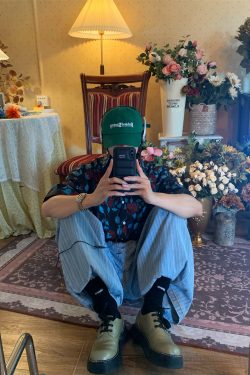 Retro Floral Rose Print Short Sleeve Shirt - Handmade Summer Fashion in Hong Kong Style, Perfect for Young Trendsetters