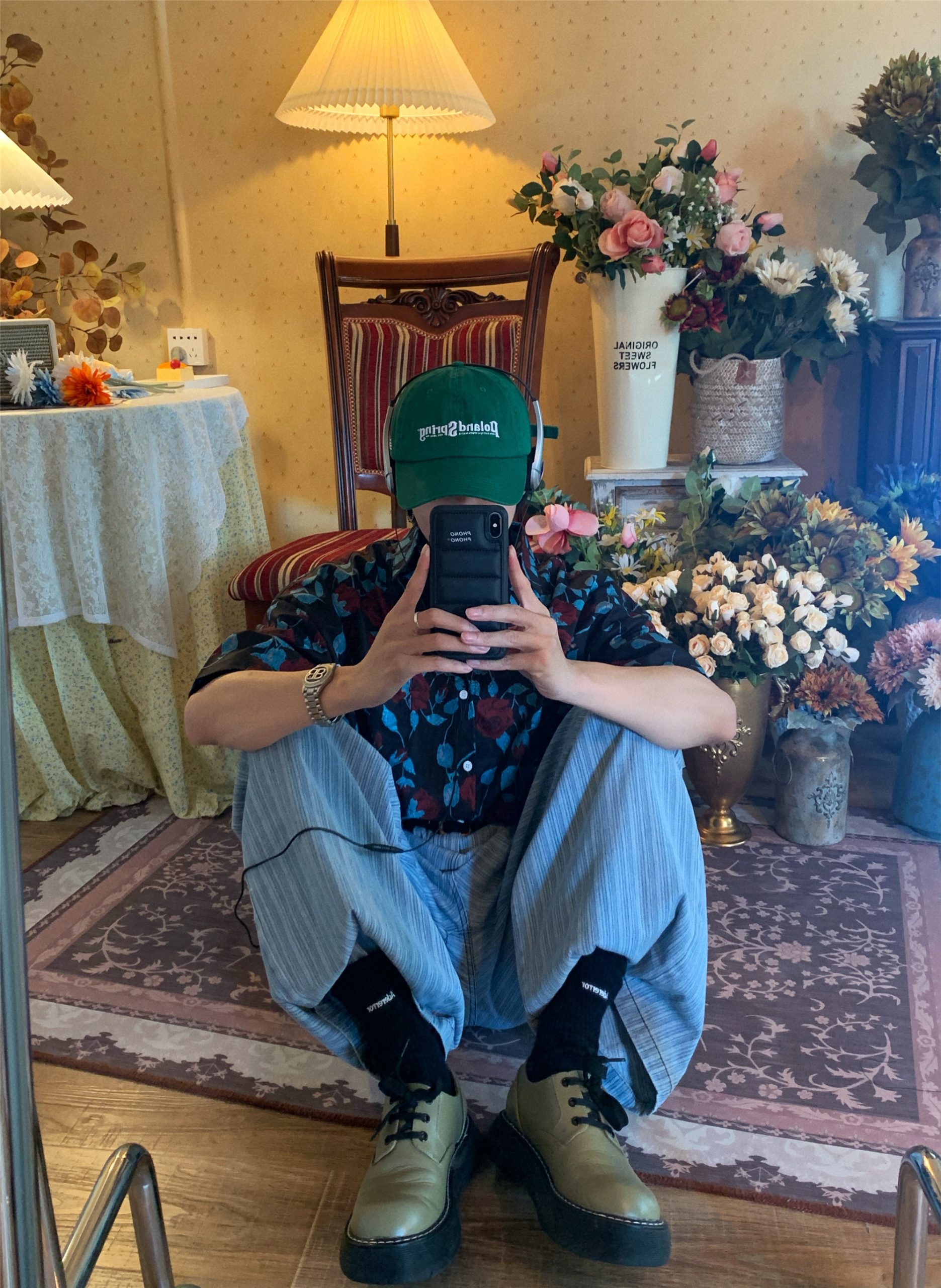 Retro Floral Rose Print Short Sleeve Shirt - Handmade Summer Fashion in Hong Kong Style, Perfect for Young Trendsetters Retro Floral Rose Print Short Sleeve Shirt - Handmade Summer Fashion in Hong Kong Style, Perfect for Young Trendsetters