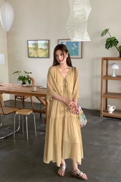 Retro Floral V-Neck Chiffon Dress for Women - Summer Loose Mid-Sleeve Flared Skirt, Vintage Style, Perfect for 90s and Y2K Fashion