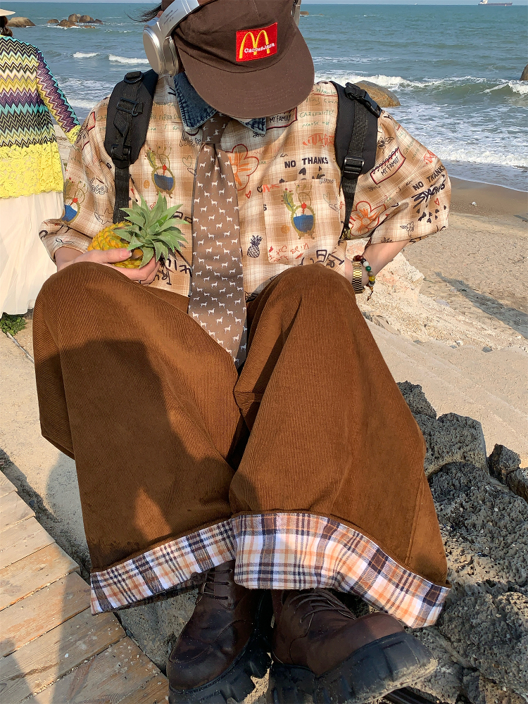 Retro Graffiti Checkered Short Sleeve Shirt for Men and Women - Vintage Summer Half Sleeve Top in 90s Style Retro Graffiti Checkered Short Sleeve Shirt for Men and Women - Vintage Summer Half Sleeve Top in 90s Style