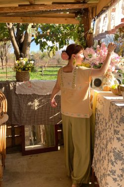 Retro Green Pleated High-Waisted Wide-Leg Lantern Pants for Women - Casual Spring Fashion, Vintage Style, Loose Fit