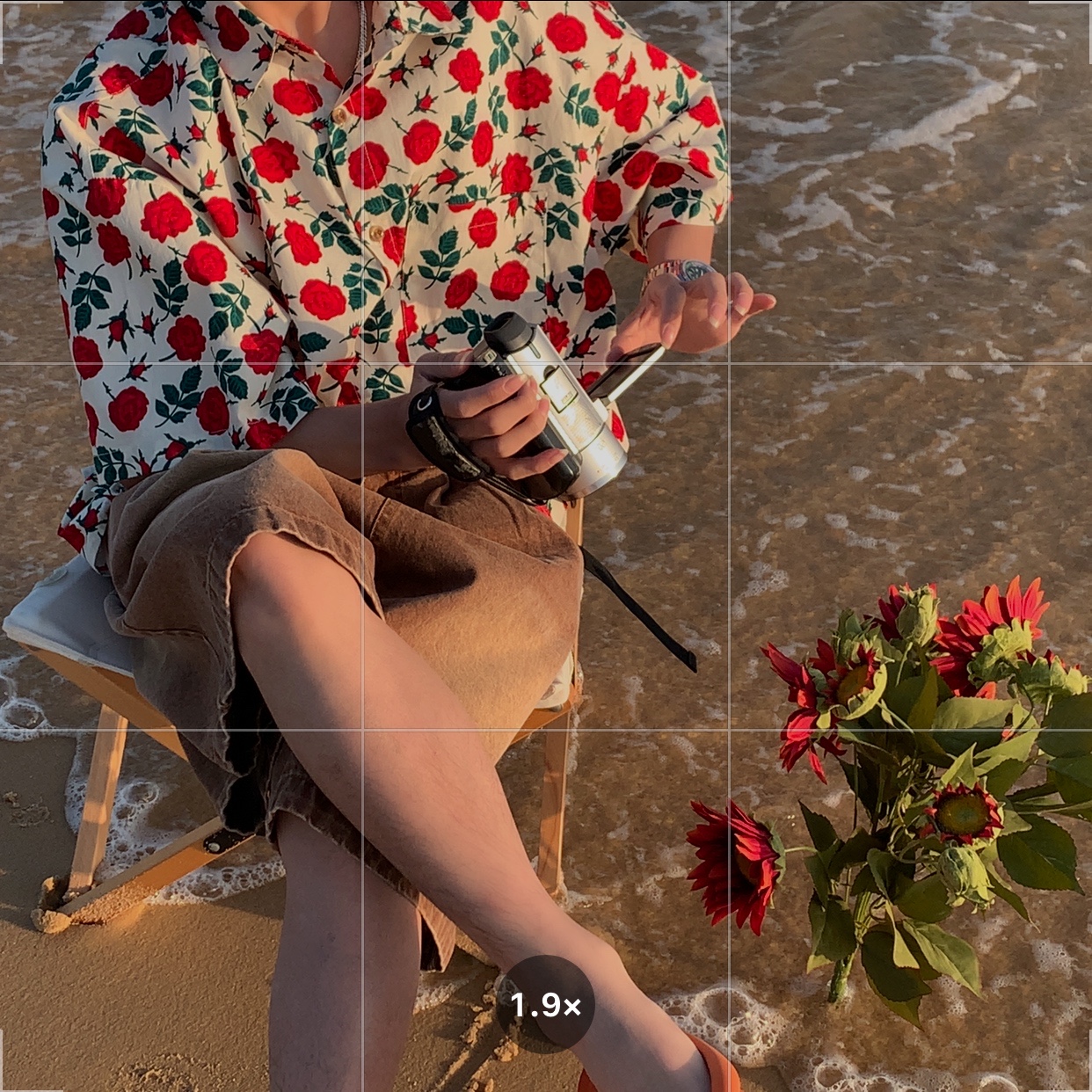 Retro Hawaiian Rose Print Short Sleeve Shirt - Vintage Couple Top in Hong Kong Style for Summer Beach Vibes Retro Hawaiian Rose Print Short Sleeve Shirt - Vintage Couple Top in Hong Kong Style for Summer Beach Vibes