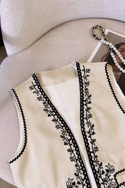 Retro Heavy Embroidery Lace Sleeveless Tank Top - Ethnic Style Layered Vest for Travel, Boho Chic Fashion