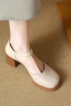 Retro High Heel Chunky Heeled Sandals for Women - Sheepskin One-Strap Hollow Out Design - Summer 2025 Fashion
