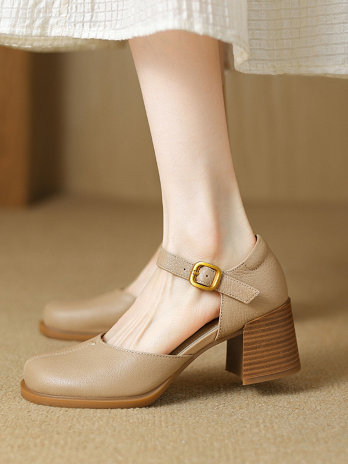 Retro High Heel Chunky Heeled Sandals for Women - Sheepskin One-Strap Hollow Out Design - Summer 2025 Fashion Retro High Heel Chunky Heeled Sandals for Women - Sheepskin One-Strap Hollow Out Design - Summer 2025 Fashion