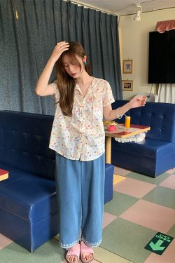 Retro High-Waisted Denim Pants with Lace Trim - Women's Wide-Leg Summer Trousers, Vintage Sea Heartbeat Embroidery