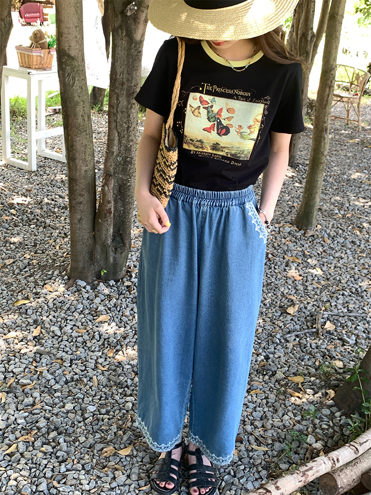 Retro High-Waisted Denim Pants with Lace Trim - Women's Wide-Leg Summer Trousers, Vintage Sea Heartbeat Embroidery Retro High-Waisted Denim Pants with Lace Trim - Women's Wide-Leg Summer Trousers, Vintage Sea Heartbeat Embroidery