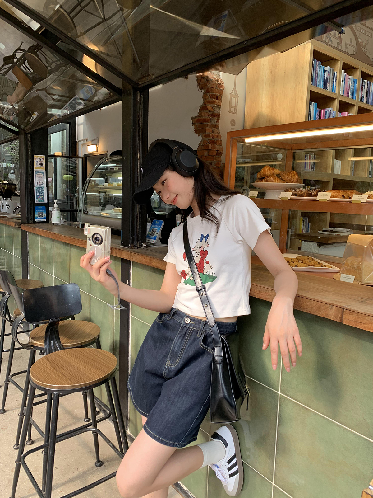 Retro High-Waisted Denim Shorts for Women - 2025 New Style Deep Blue Casual Wide-Leg Straight Leg Summer Fashion Retro High-Waisted Denim Shorts for Women - 2025 New Style Deep Blue Casual Wide-Leg Straight Leg Summer Fashion