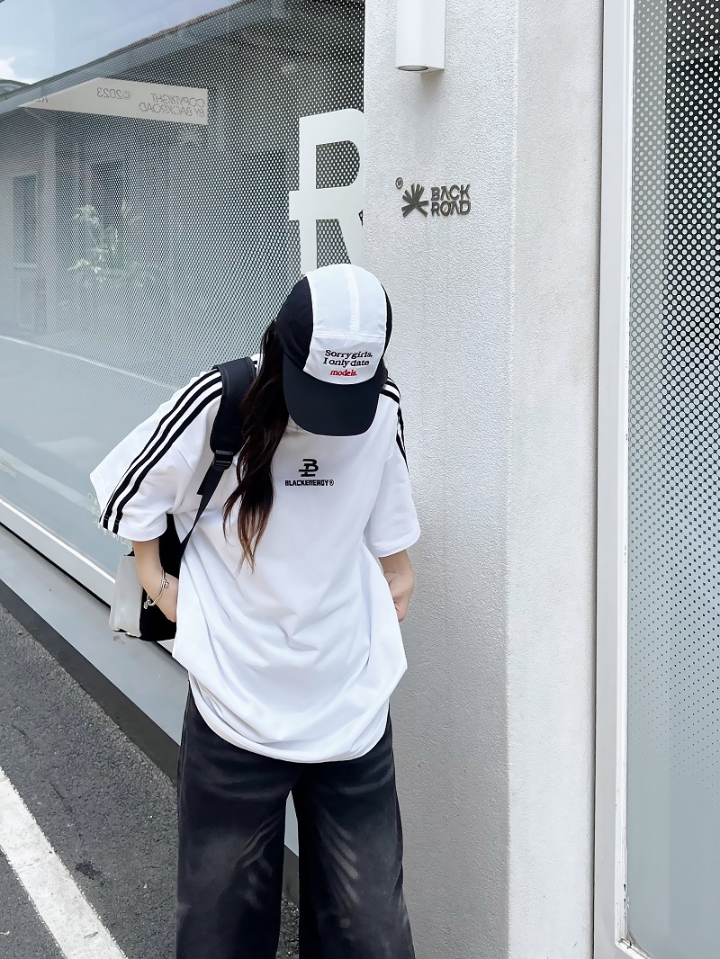 Retro Hip-Hop Color Block Spliced Short Sleeve T-Shirt for Couples - Unisex Casual Loose Fit Classic Tee Retro Hip-Hop Color Block Spliced Short Sleeve T-Shirt for Couples - Unisex Casual Loose Fit Classic Tee