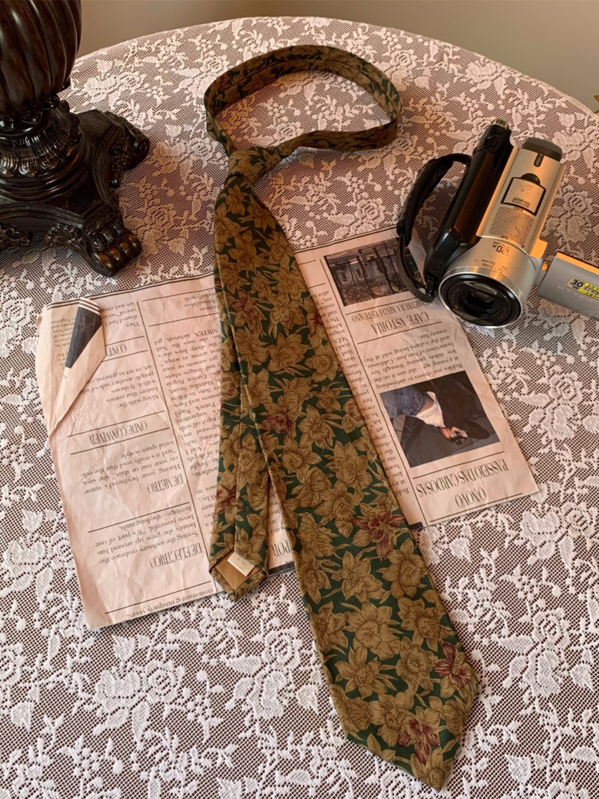 Retro Hong Kong Style Floral Long Tie 90s Wide Bow Tie Shirt Accessory for Versatile Fashion Looks Retro Hong Kong Style Floral Long Tie 90s Wide Bow Tie Shirt Accessory for Versatile Fashion Looks