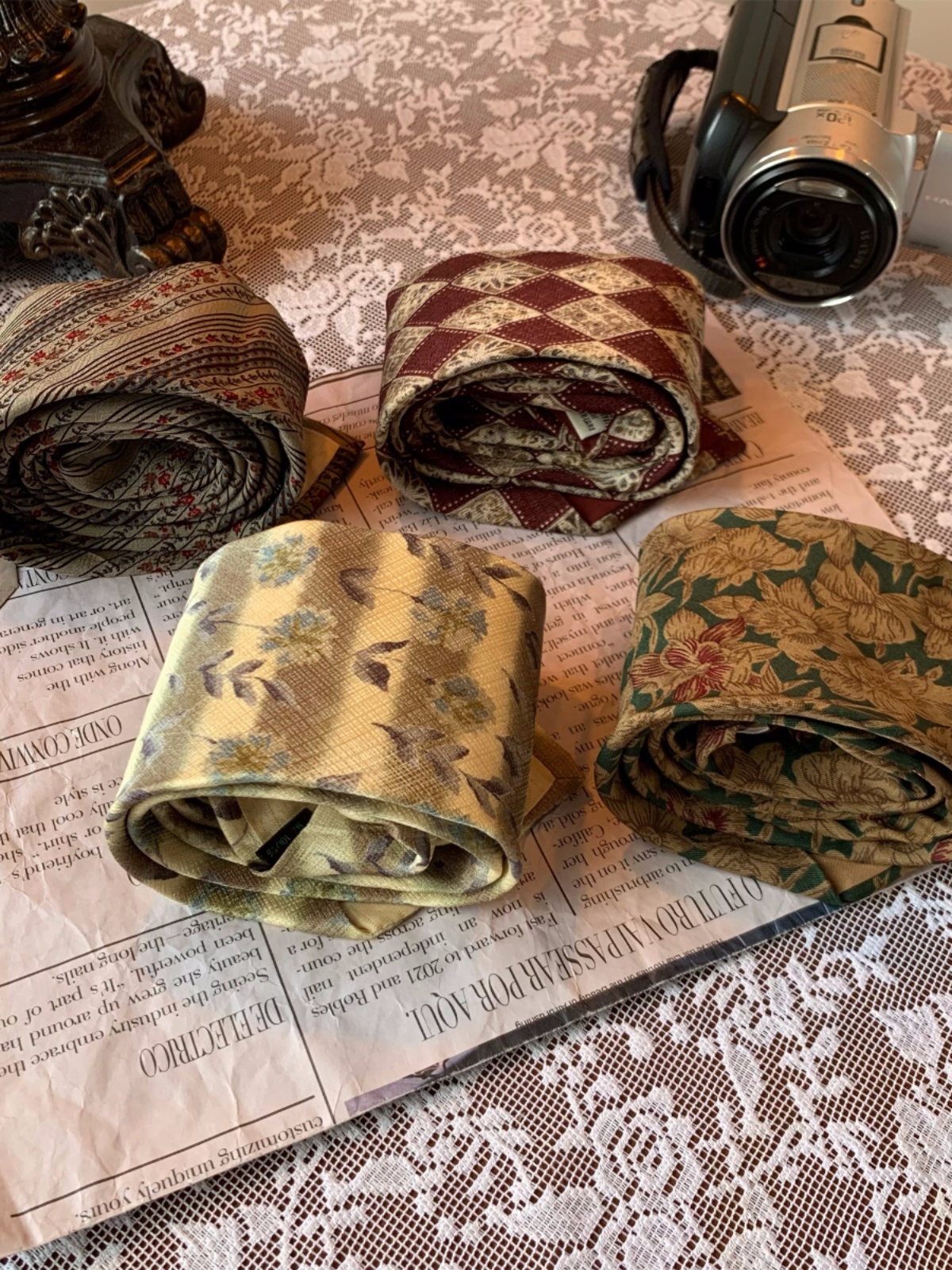 Retro Hong Kong Style Floral Long Tie 90s Wide Bow Tie Shirt Accessory for Versatile Fashion Looks Retro Hong Kong Style Floral Long Tie 90s Wide Bow Tie Shirt Accessory for Versatile Fashion Looks