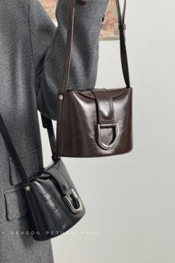 Retro Horseshoe Buckle Water Bucket Bag for Women - 2024 Mini Commuter Handbag, Stylish Shoulder Crossbody Bag