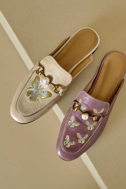 Retro Italian Closed Toe Sandals in Checkered Genuine Leather - Artistic National Style Slippers for Chic Summer Looks