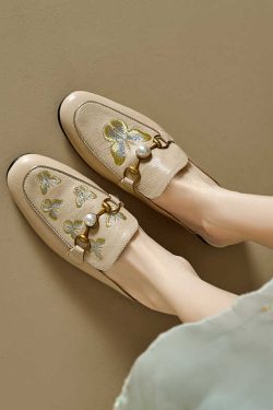 Retro Italian Closed Toe Sandals in Checkered Genuine Leather - Artistic National Style Slippers for Chic Summer Looks