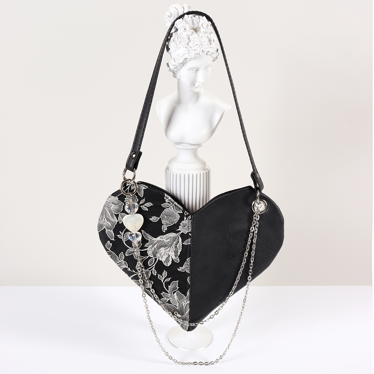 Retro Jacquard Embroidered Heart Beaded Crossbody Bag for Women - Handmade Sweet Cool Underarm Style Retro Jacquard Embroidered Heart Beaded Crossbody Bag for Women - Handmade Sweet Cool Underarm Style