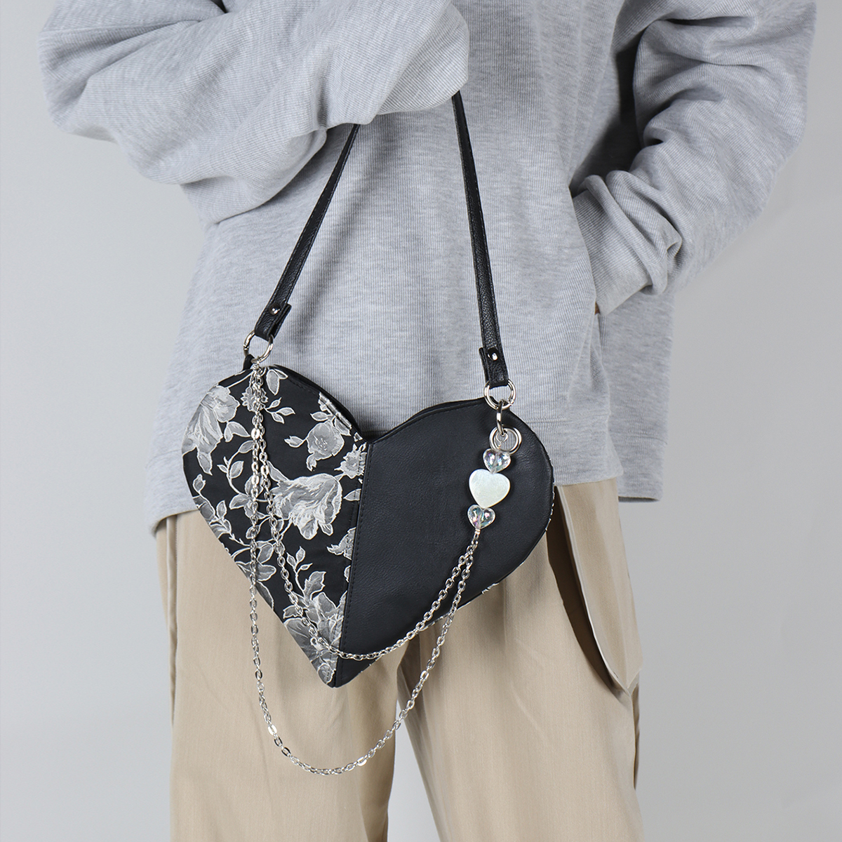 Retro Jacquard Embroidered Heart Beaded Crossbody Bag for Women - Handmade Sweet Cool Underarm Style Retro Jacquard Embroidered Heart Beaded Crossbody Bag for Women - Handmade Sweet Cool Underarm Style