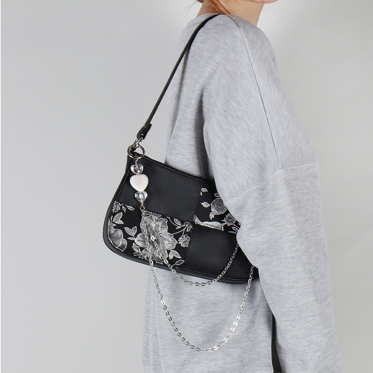 Retro Jacquard Embroidered Heart Beaded Underarm Bag - Handmade Crossbody Women's Bag in Sweet Cool Style Retro Jacquard Embroidered Heart Beaded Underarm Bag - Handmade Crossbody Women's Bag in Sweet Cool Style