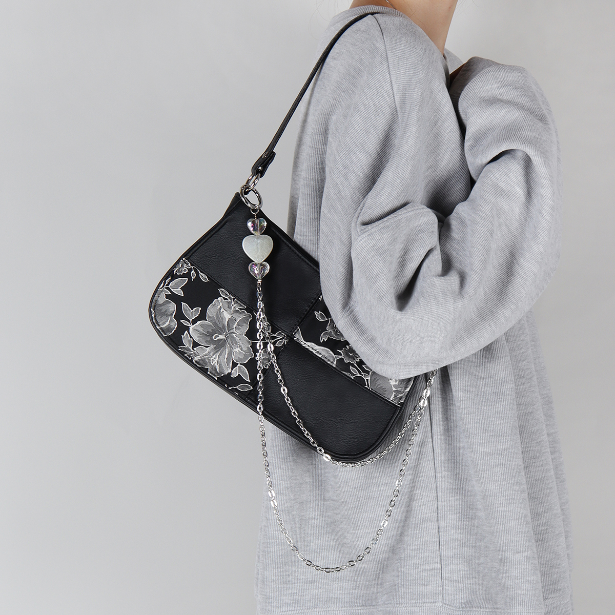 Retro Jacquard Embroidered Heart Beaded Underarm Bag - Handmade Crossbody Women's Bag in Sweet Cool Style Retro Jacquard Embroidered Heart Beaded Underarm Bag - Handmade Crossbody Women's Bag in Sweet Cool Style