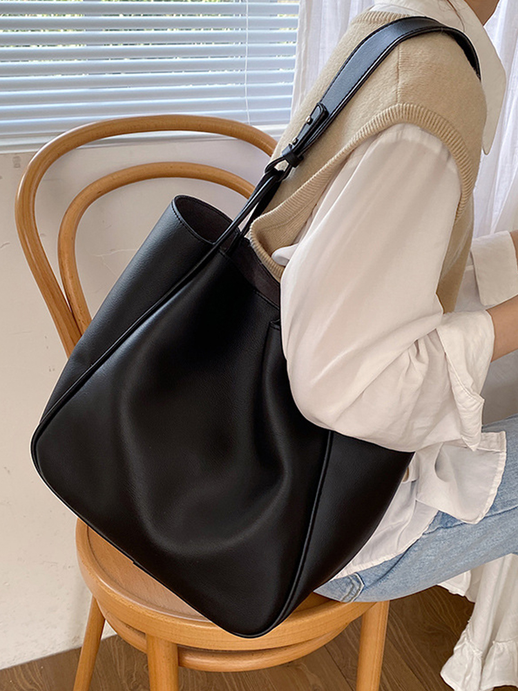 Retro 港风 Large Capacity Shoulder Tote Bag for Women - Chic Commuting Underarm Design Retro 港风 Large Capacity Shoulder Tote Bag for Women - Chic Commuting Underarm Design