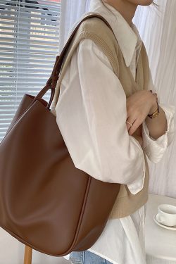 Retro 港风 Large Capacity Shoulder Tote Bag for Women - Chic Commuting Underarm Design