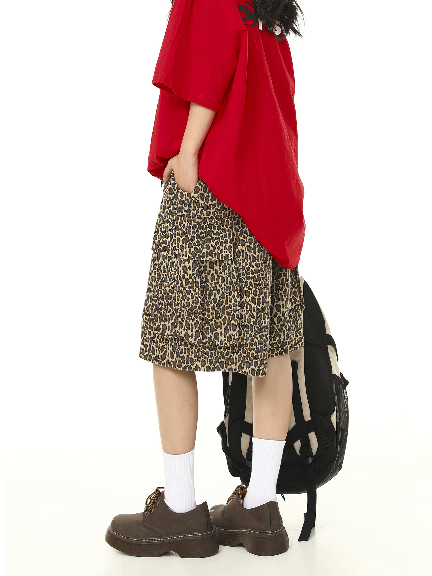 Retro Leopard Print Cargo Shorts for Men and Women - Loose Wide-Leg Style with Multiple Pockets, Trendy Streetwear Retro Leopard Print Cargo Shorts for Men and Women - Loose Wide-Leg Style with Multiple Pockets, Trendy Streetwear