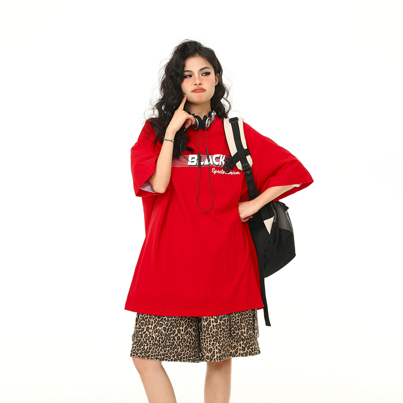 Retro Letter Print Short Sleeve T-Shirt for Men and Women - Trendy Loose Fit Red Tee for Summer - American Style Retro Letter Print Short Sleeve T-Shirt for Men and Women - Trendy Loose Fit Red Tee for Summer - American Style