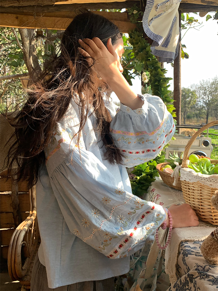 Retro Linen Cotton Long Sleeve Shirt for Women - Honey Daisy Embroidered Lantern Sleeve Top - Spring Vintage Floral Style Retro Linen Cotton Long Sleeve Shirt for Women - Honey Daisy Embroidered Lantern Sleeve Top - Spring Vintage Floral Style