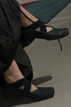 Retro Low-Heeled Ballet Shoes for Women, Cross Strap, Pig Nose, Square Toe, Shallow Mouth, Vintage Flat Shoes