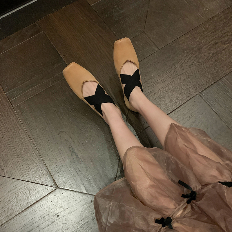 Retro Low-Heeled Ballet Shoes for Women, Cross Strap, Pig Nose, Square Toe, Shallow Mouth, Vintage Flat Shoes Retro Low-Heeled Ballet Shoes for Women, Cross Strap, Pig Nose, Square Toe, Shallow Mouth, Vintage Flat Shoes