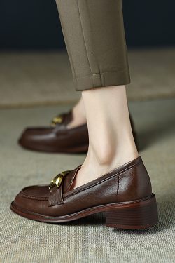 Retro Metal Buckle Chunky Heel Leather Shoes - Versatile Italian Style Footwear for Spring and Autumn 2025