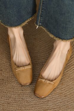 Retro Minimalist Genuine Leather Flats - Handmade Deer and Nara Cowhide Versatile Shallow Mouth Grandma Shoes for Women