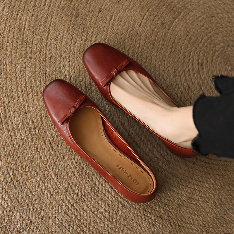 Retro Minimalist Genuine Leather Flats - Handmade Deer and Nara Cowhide Versatile Shallow Mouth Grandma Shoes for Women Retro Minimalist Genuine Leather Flats - Handmade Deer and Nara Cowhide Versatile Shallow Mouth Grandma Shoes for Women