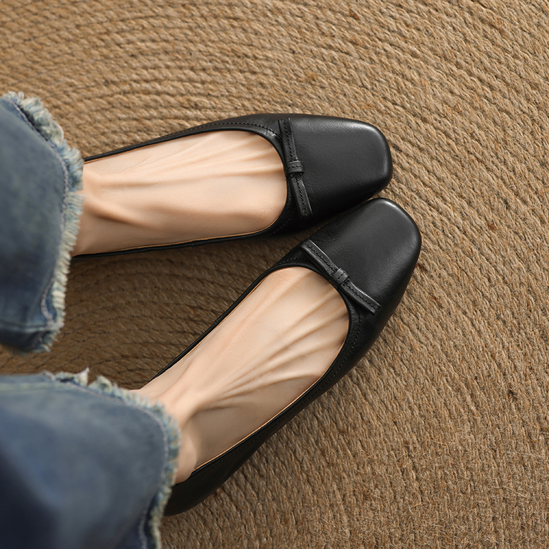 Retro Minimalist Genuine Leather Flats - Handmade Deer and Nara Cowhide Versatile Shallow Mouth Grandma Shoes for Women Retro Minimalist Genuine Leather Flats - Handmade Deer and Nara Cowhide Versatile Shallow Mouth Grandma Shoes for Women