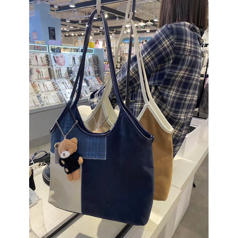 Retro Patchwork Color-Blocking Shoulder Bag - High-End Matte Texture Crossbody Bag for Autumn/Winter 2025, Large Capacity Retro Patchwork Color-Blocking Shoulder Bag - High-End Matte Texture Crossbody Bag for Autumn/Winter 2025, Large Capacity