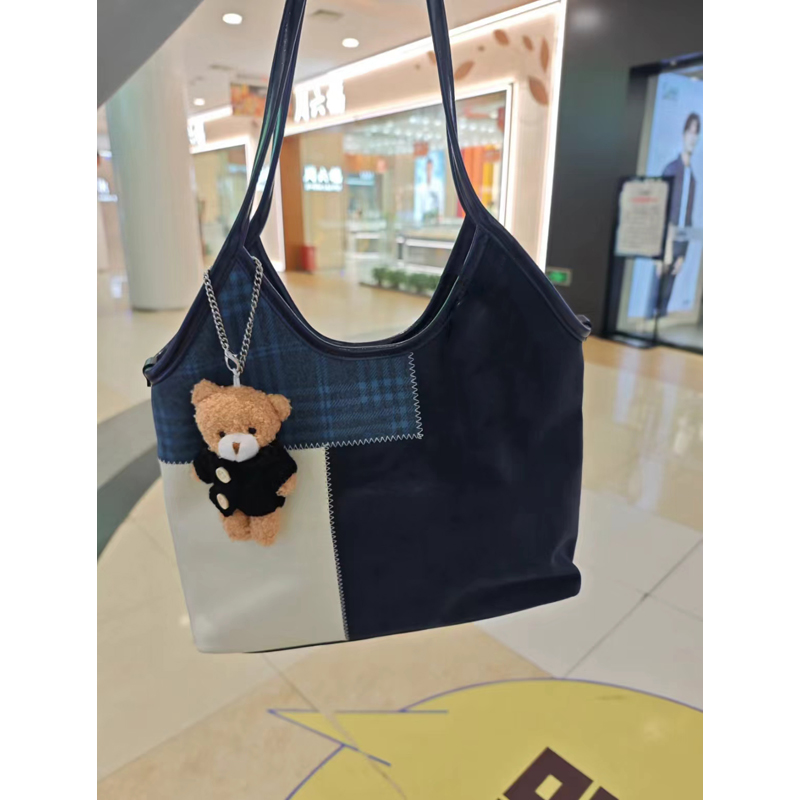 Retro Patchwork Color-Blocking Shoulder Bag - High-End Matte Texture Crossbody Bag for Autumn/Winter 2025, Large Capacity Retro Patchwork Color-Blocking Shoulder Bag - High-End Matte Texture Crossbody Bag for Autumn/Winter 2025, Large Capacity