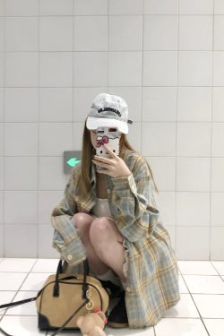 Retro Plaid Color-Blocking Long Sleeve Shirt for Men and Women - Versatile Casual Oversized Style for Early Spring