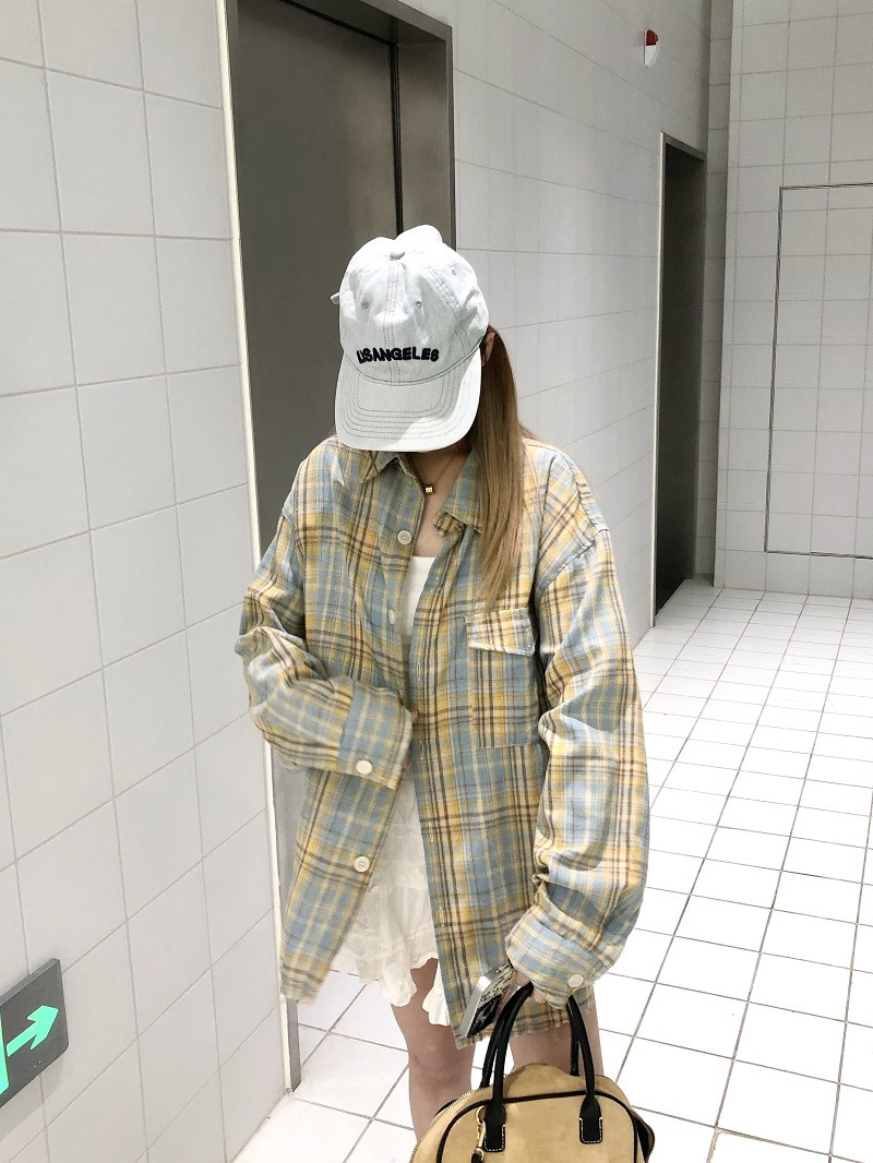 Retro Plaid Color-Blocking Long Sleeve Shirt for Men and Women - Versatile Casual Oversized Style for Early Spring Retro Plaid Color-Blocking Long Sleeve Shirt for Men and Women - Versatile Casual Oversized Style for Early Spring