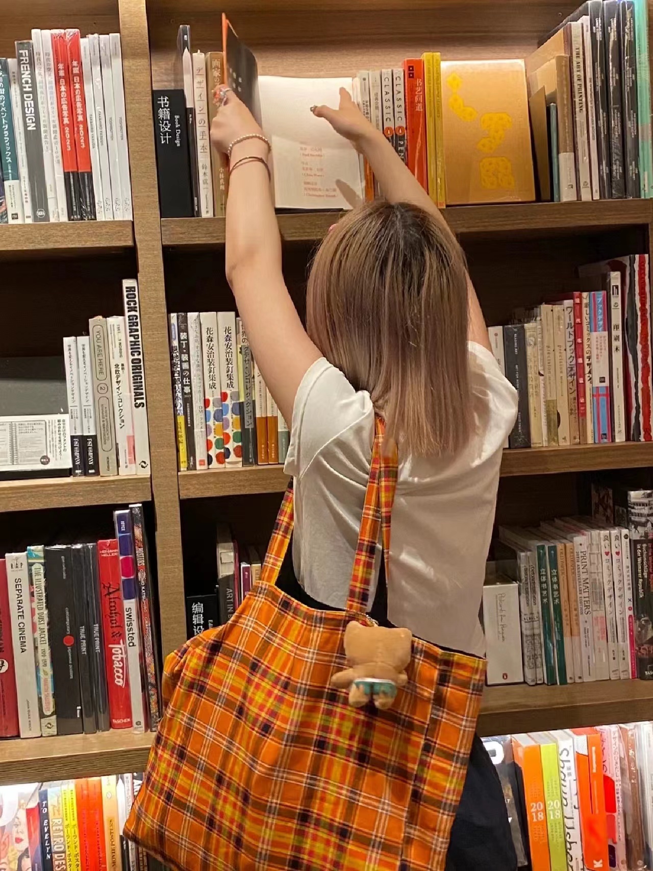 Retro Plaid Orange Tote Bag - Large Capacity Checkered Canvas Commuter Shoulder Bag for Stylish Shopping Retro Plaid Orange Tote Bag - Large Capacity Checkered Canvas Commuter Shoulder Bag for Stylish Shopping