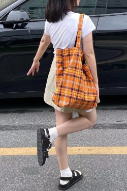 Retro Plaid Orange Tote Bag - Large Capacity Checkered Canvas Commuter Shoulder Bag for Stylish Shopping