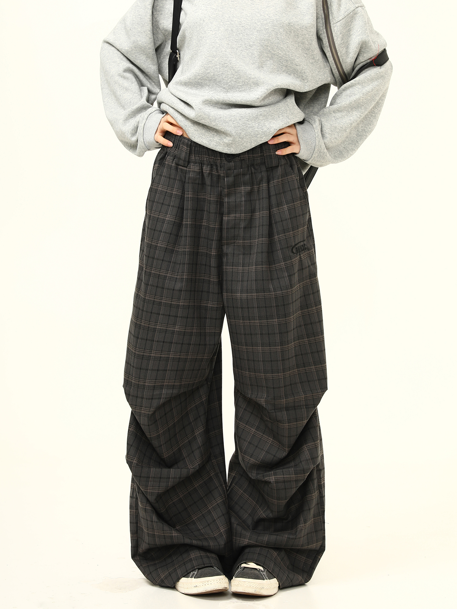 Retro Plaid Pleated Pants for Women - Loose Drape Casual Style, Trendy Versatile Bottoms, 90s Inspired Fashion Retro Plaid Pleated Pants for Women - Loose Drape Casual Style, Trendy Versatile Bottoms, 90s Inspired Fashion