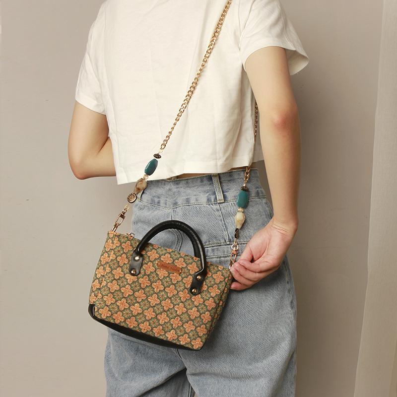 Retro Print Small Square Handbag & Crossbody Bag for Women - Versatile High-Quality 2024 Spring/Summer Fashion Accessory Retro Print Small Square Handbag & Crossbody Bag for Women - Versatile High-Quality 2024 Spring/Summer Fashion Accessory